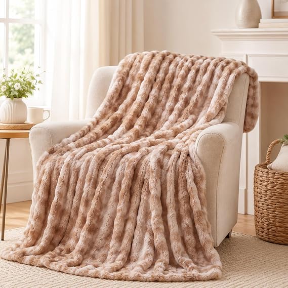 DJDEA Khaki Fleece Bubble Throw Blanket 130 x 150 CM