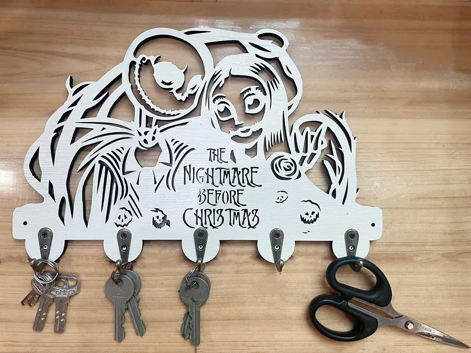 White Modern Hook, Cartoon Coat Hook, Keychain, Wall, Entrance and Living Room Key Hanging, Gift, 5 Hooks，Adhesive Sticker Wood Hook,Best Gift for Friend。 B2